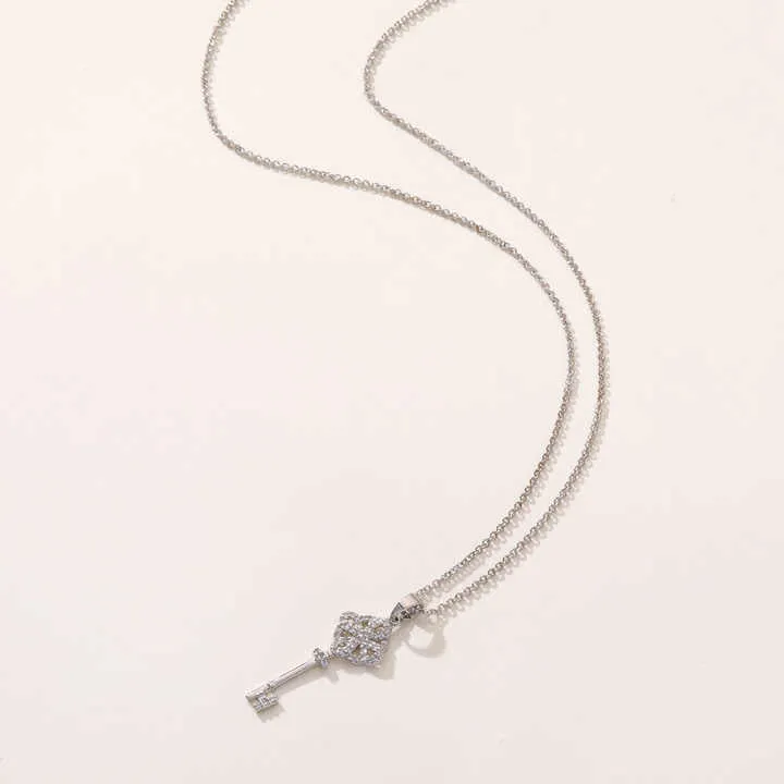إكسسوارات عصرية -Fashionable accessories
