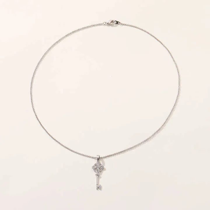 إكسسوارات عصرية -Fashionable accessories