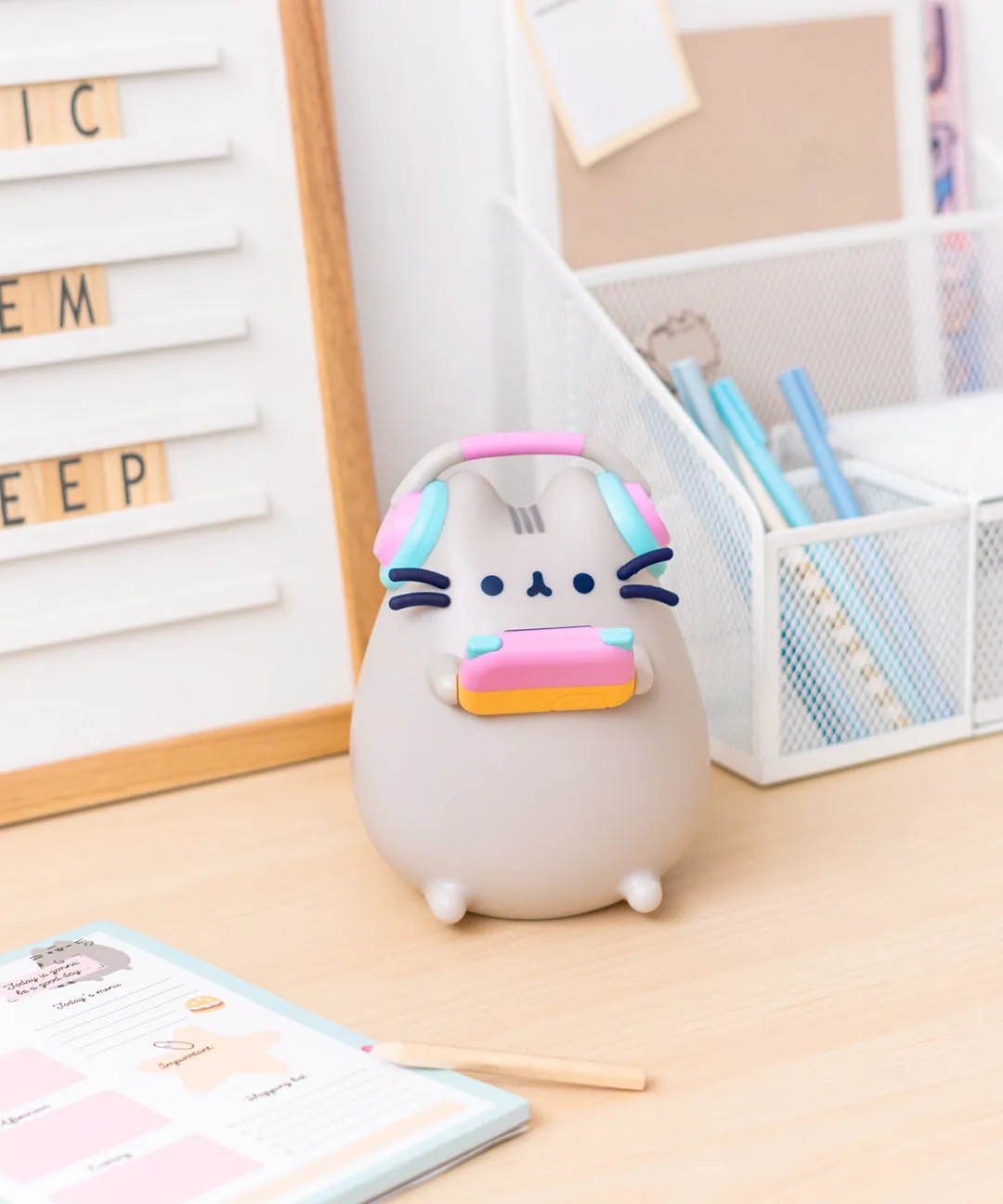 Gaming Pusheen Lamp